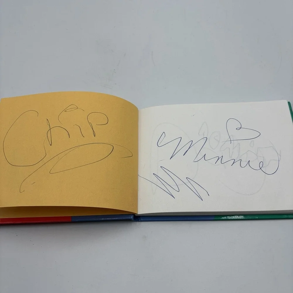 Disney Land World Park 1990's Autograph Book With‎ 26 Autographs Dated 1998